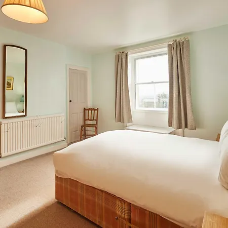 Host & - Boulby House Whitby